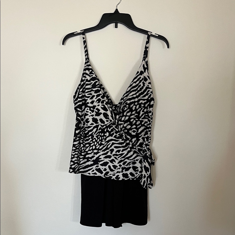 Black and White Animal Print Sleeveless Top